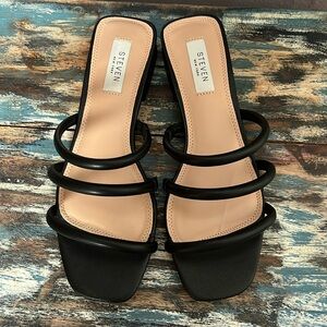 Steven by Steve Madden black sandals